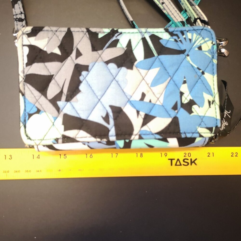 Vera Bradley Double Zip Retired Camofloral Pattern Wristlet Crossbody or Wallet - Picture 7 of 11